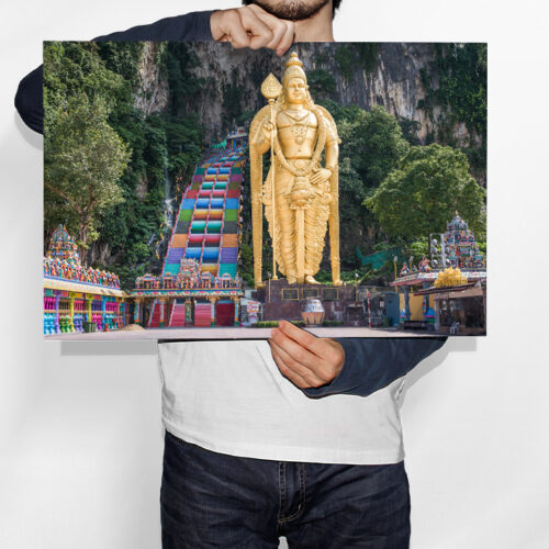 Dieu Hindou Murugan devant la Grotte de Batu - Toile Murale – Image 2